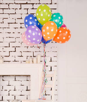 Happy Birthday Dotted Balloon Designs Wallpaper