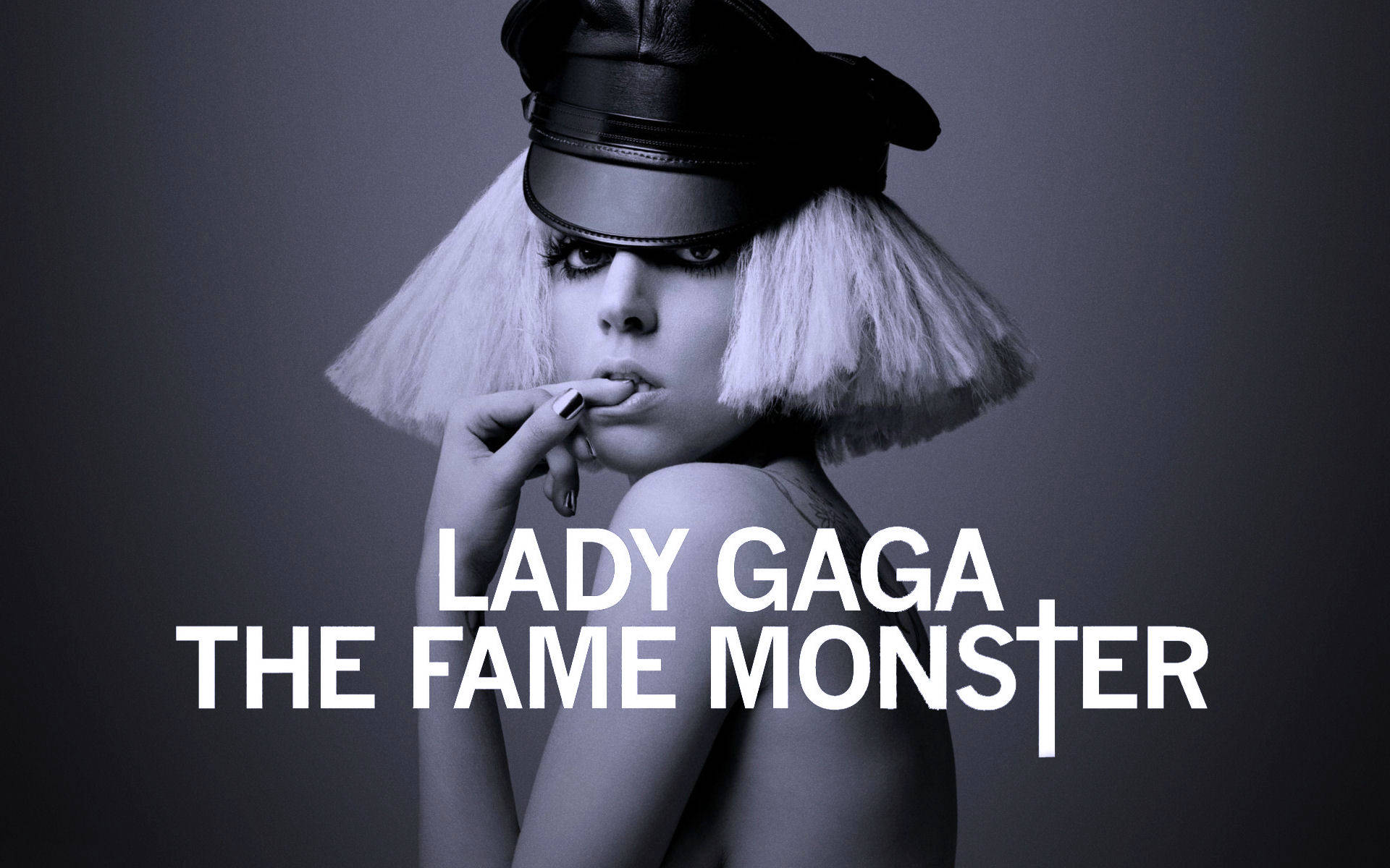 Гага но не леди 4. Lady Gaga "the Fame Monster". Леди Гага альбом the Fame Monster. Леди Гага the Fame Monster обложка. The Fame Lady Gaga Эра.