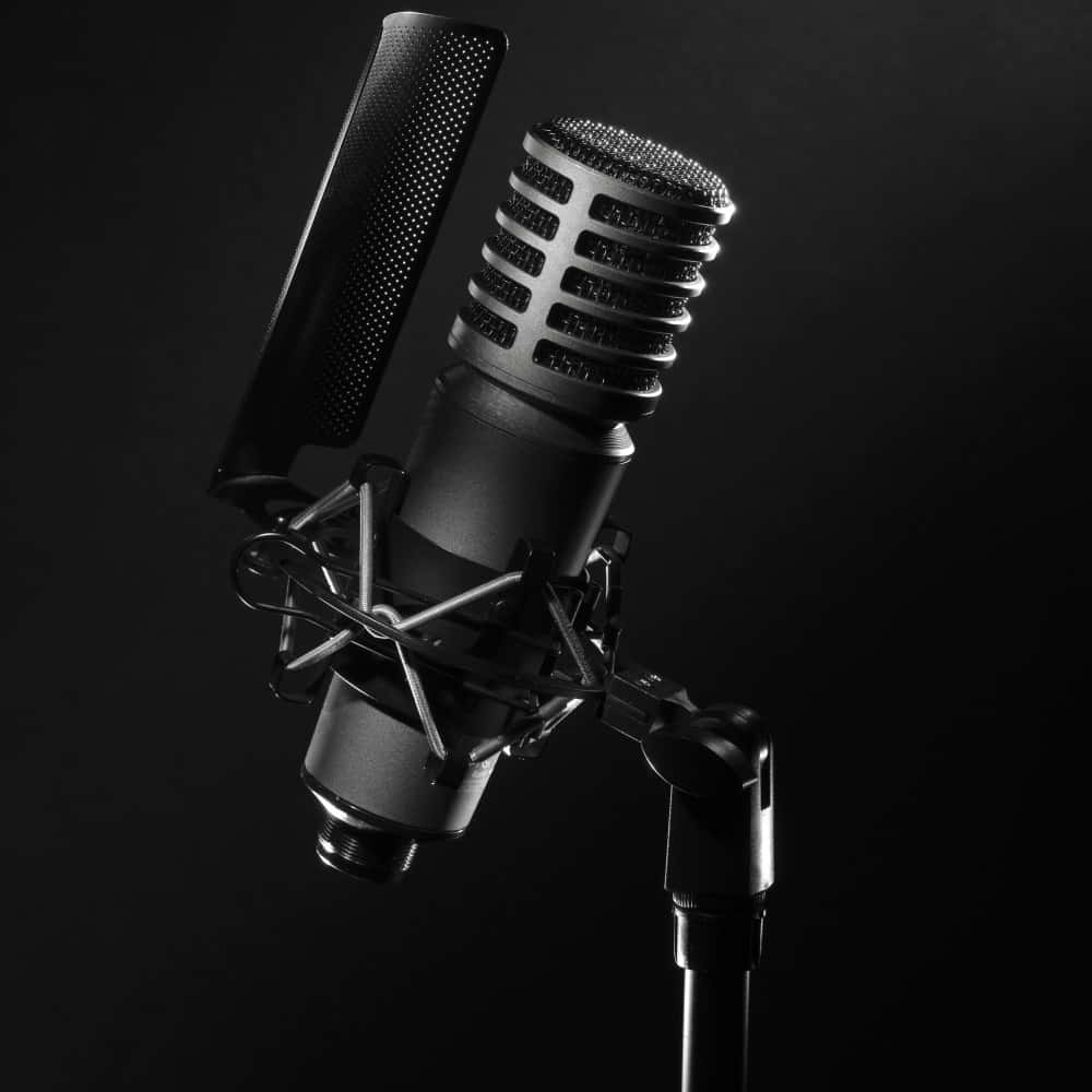 A High-quality Black Recording Microphone Wallpaper