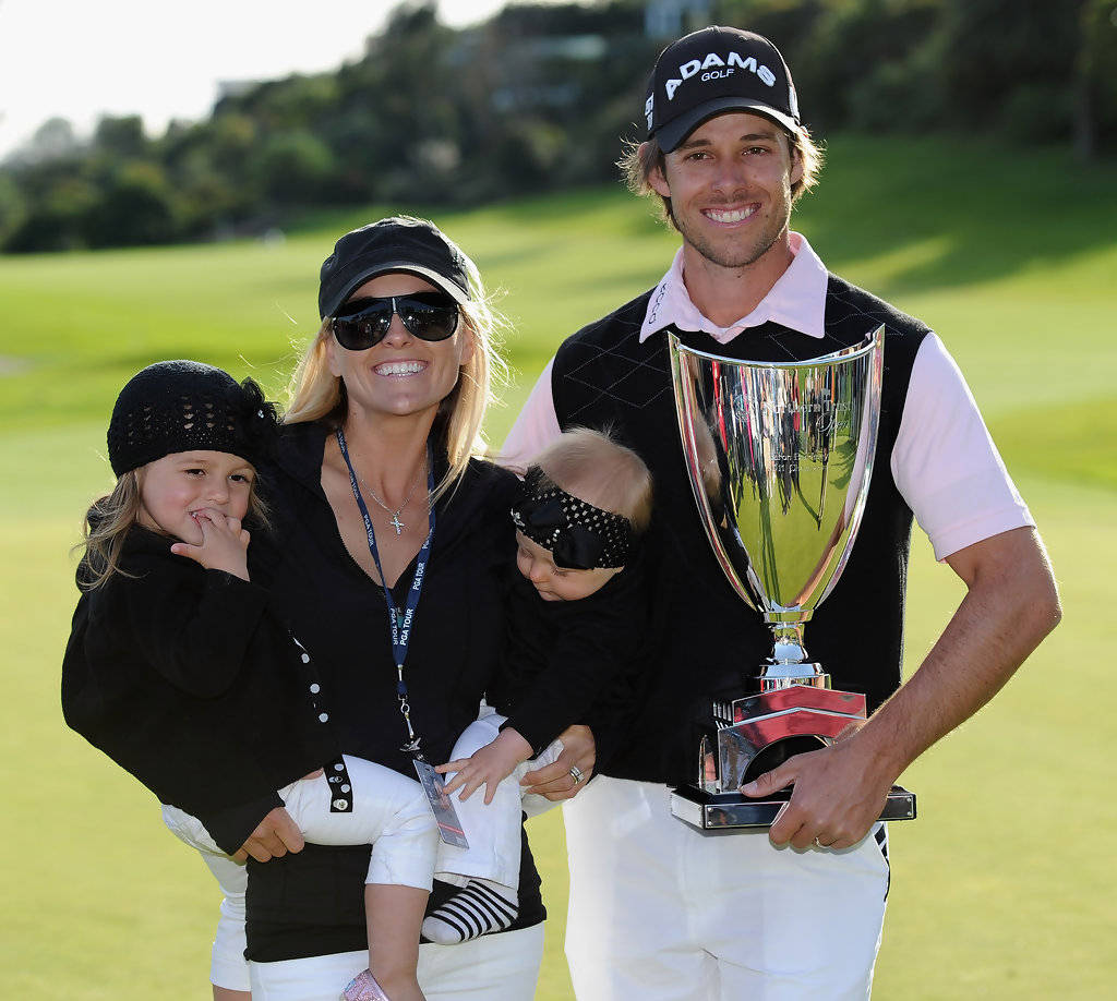 Aaron Baddeley Trophy With Family Wallpaper