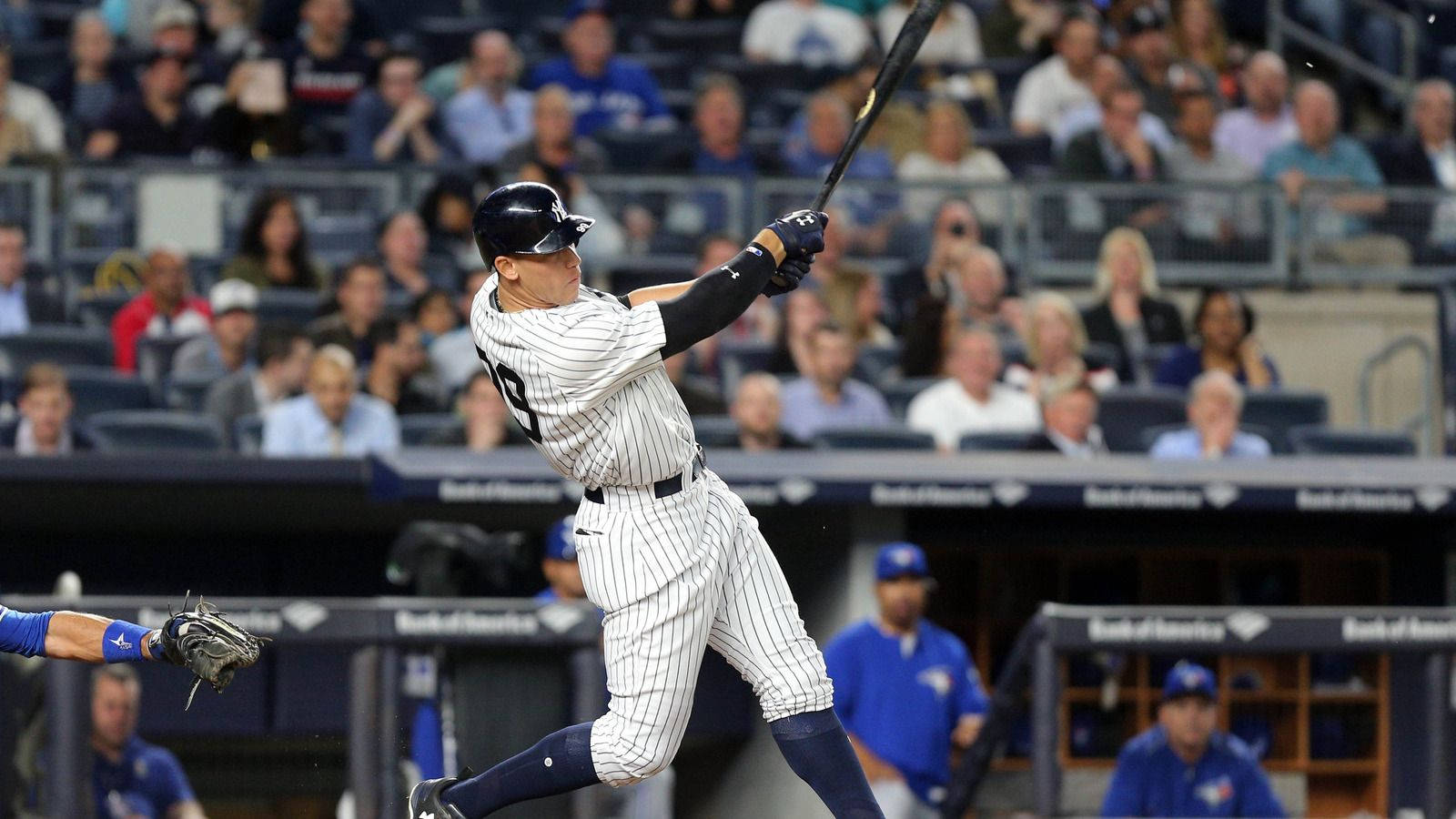 Aaron Judge Black Softball Bat Wallpaper