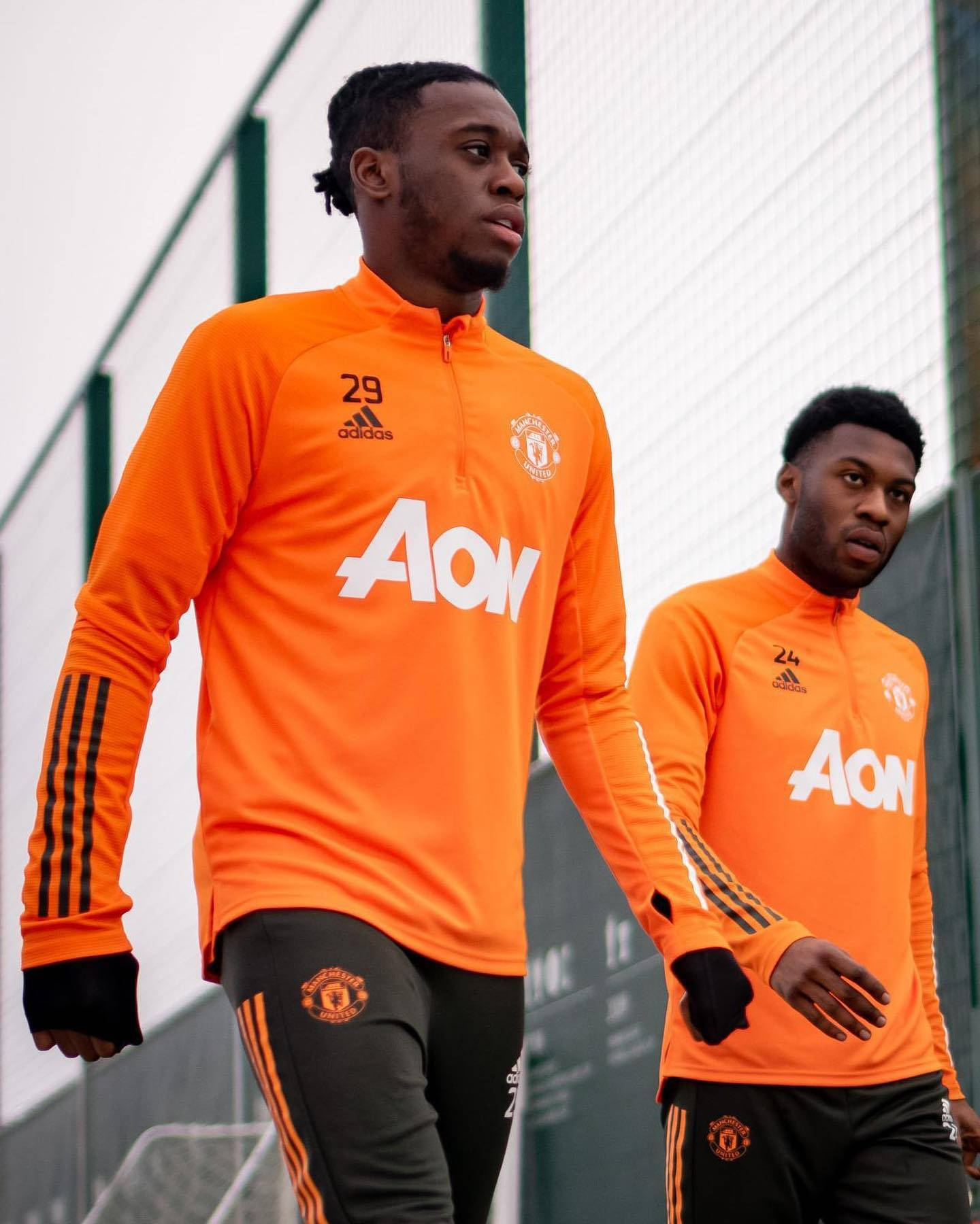 Aaron Wan-bissaka Orange Jersey Wallpaper