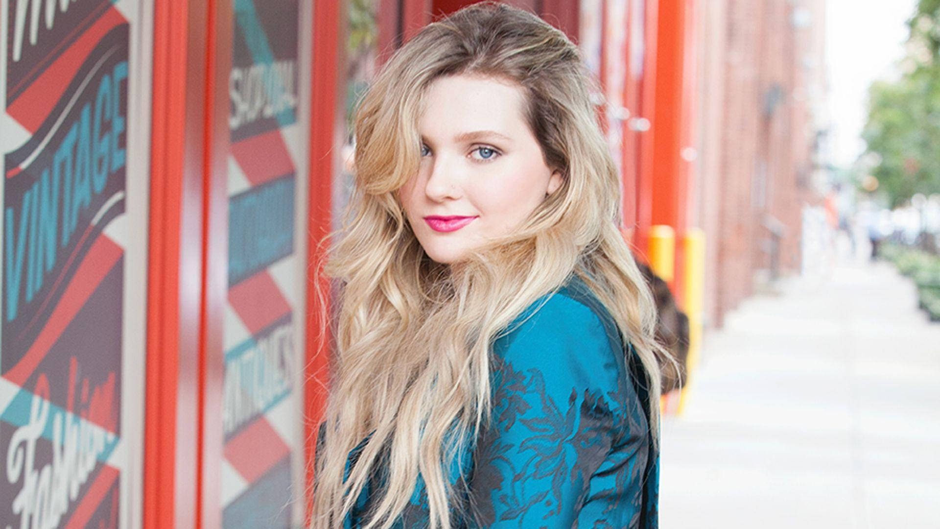 Abigail Breslin Sc New York Photoshoot Wallpaper