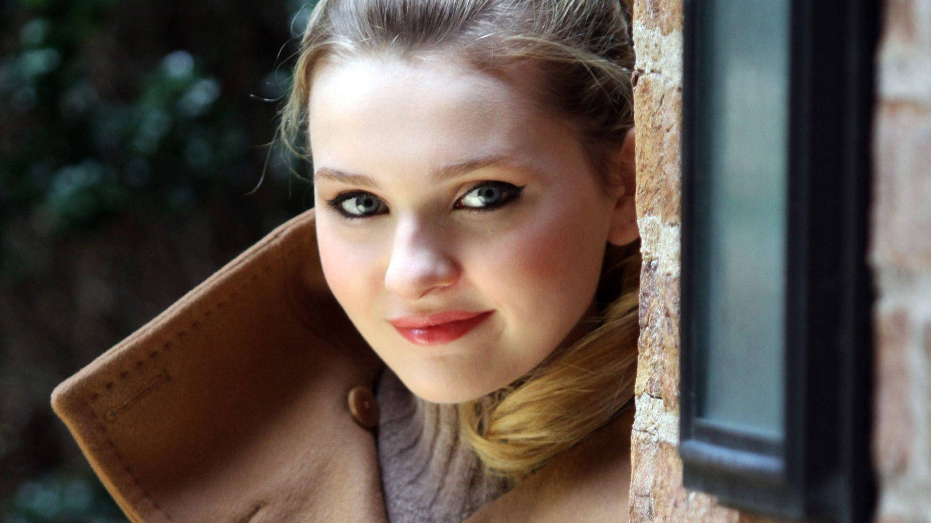 Abigail Breslin Television And Movie Star Wallpaper