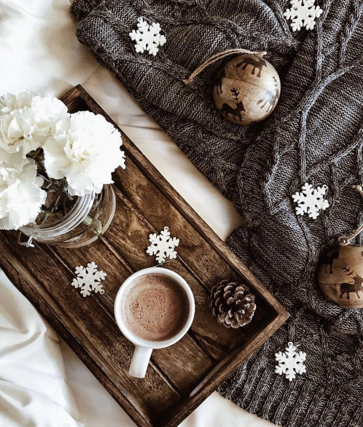Aesthetic Christmas Cocoa Drink Wallpaper