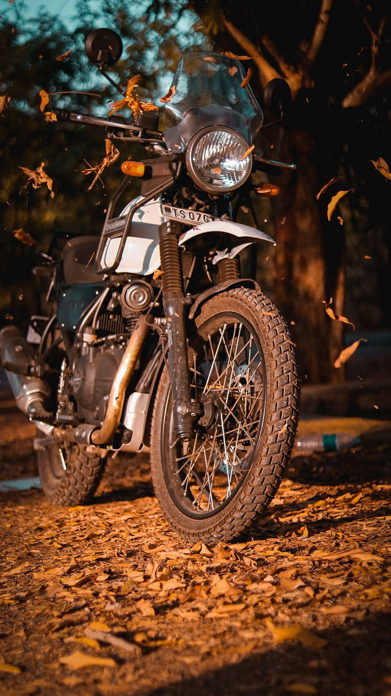 Aesthetic Himalayan Bike Photo Wallpaper