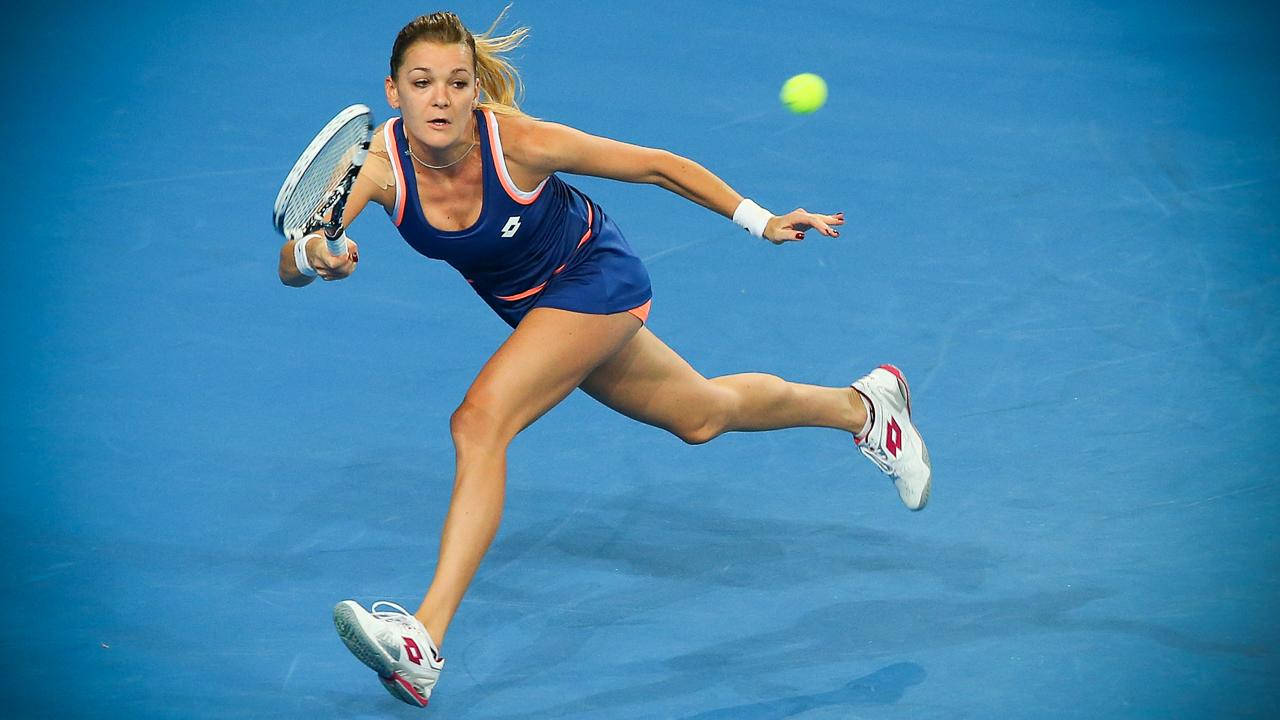 Agnieszka Radwanska Running To Counter Wallpaper