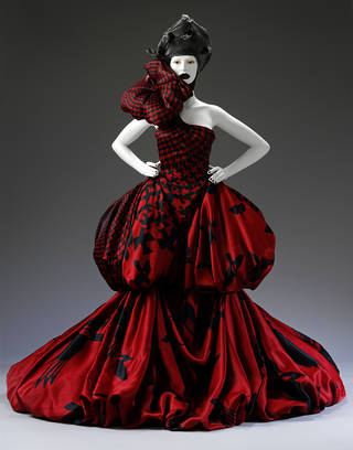 Alexander Mcqueen Red Black Silk Dress Wallpaper