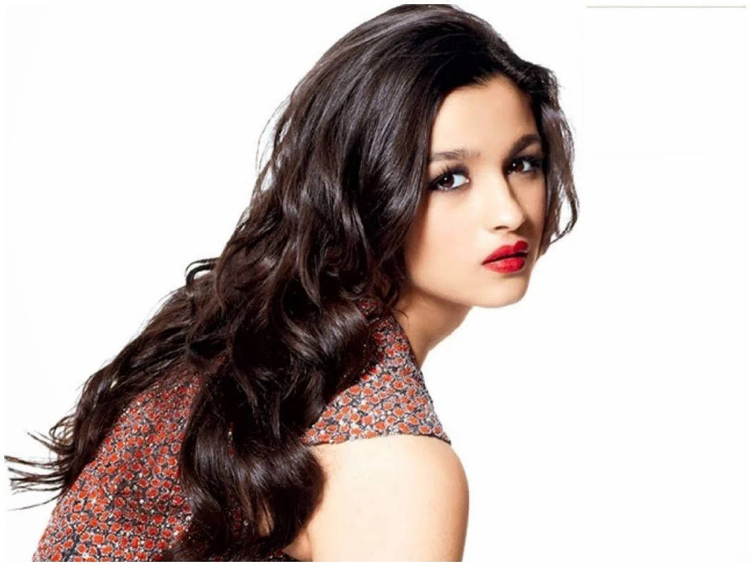 Alia Bhatt Hd Looking At Camera Wallpaper