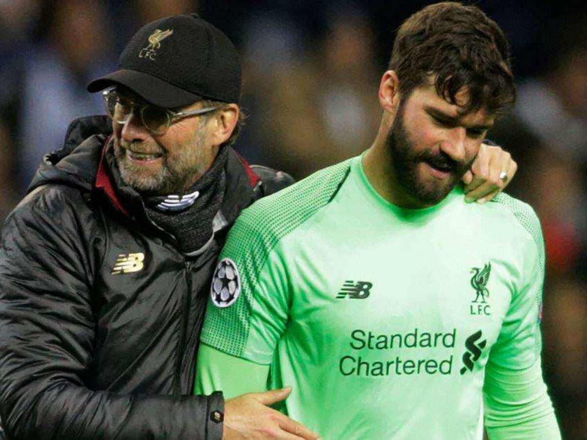 Alisson Becker With Jurgen Klopp Wallpaper