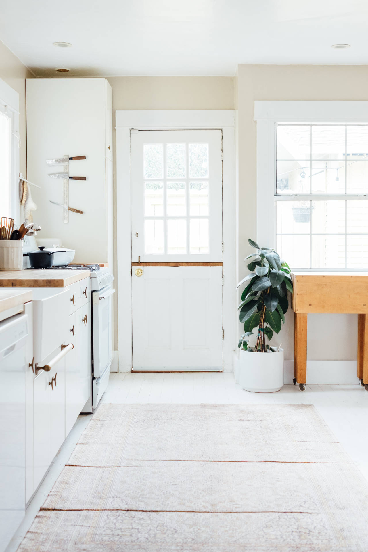 All-white Home Kitchen Wallpaper