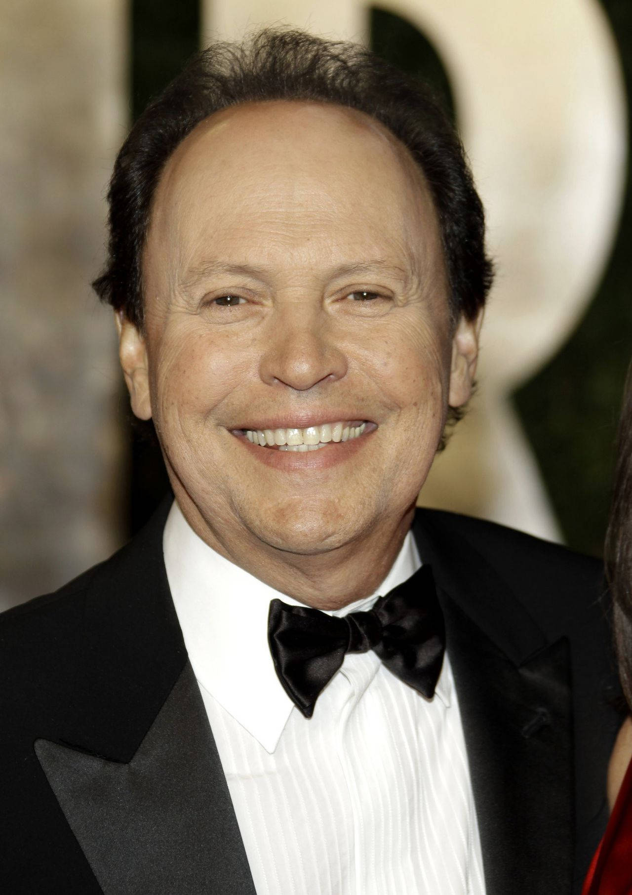 American Actor Billy Crystal Elegant Suit Wallpaper