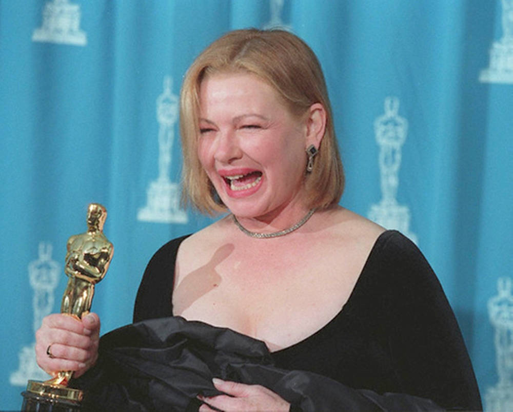 American Actress Dianne Wiest 1995 Academy Award Wallpaper