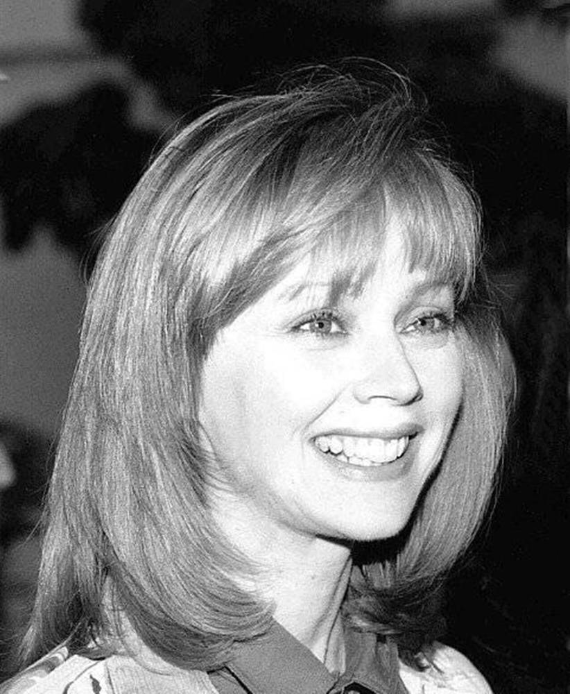 American Actress Shelley Long Bokeh Shot Wallpaper