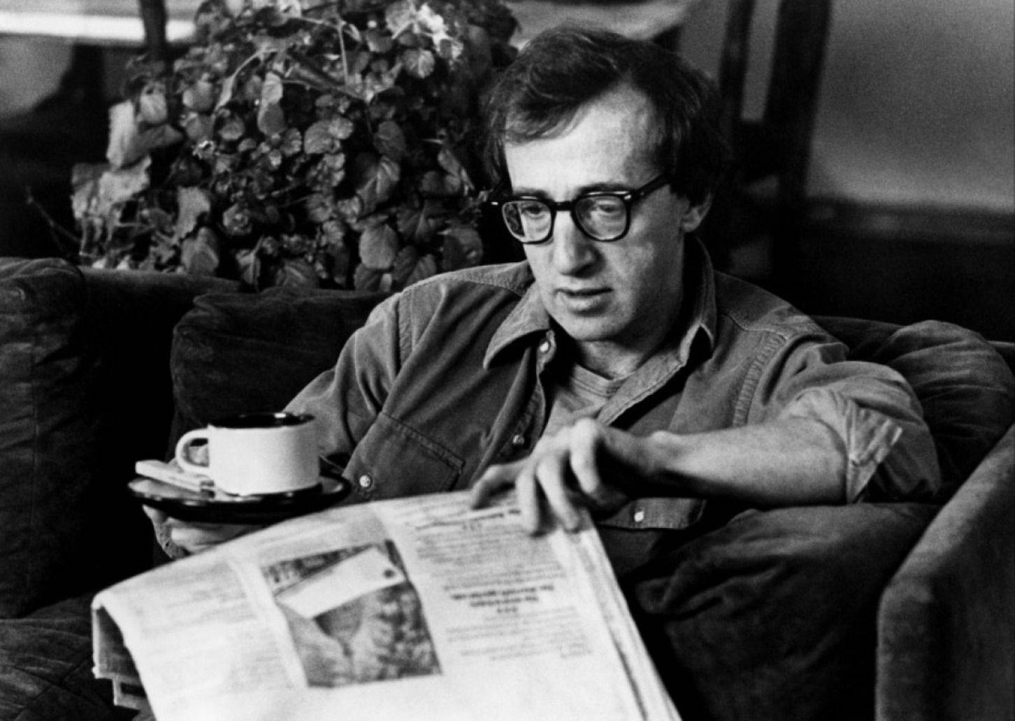 American Director Woody Allen In His Annie Hall Film Wallpaper