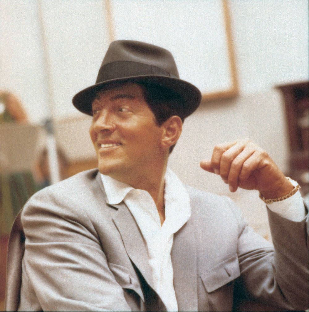 American Singer Dean Martin At Recording Session Wallpaper