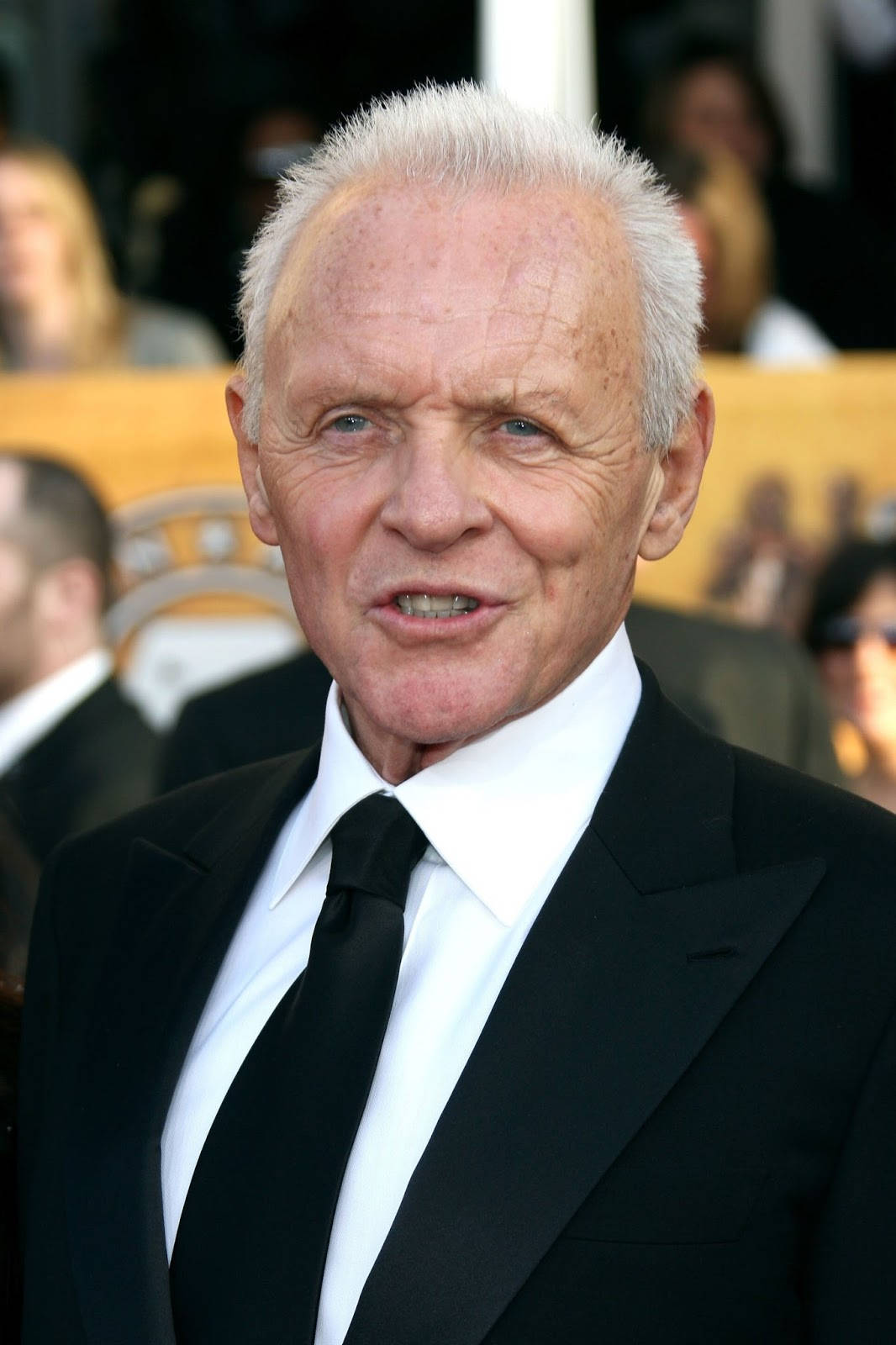 An Intense Talk By The Great Actor, Anthony Hopkins Wallpaper