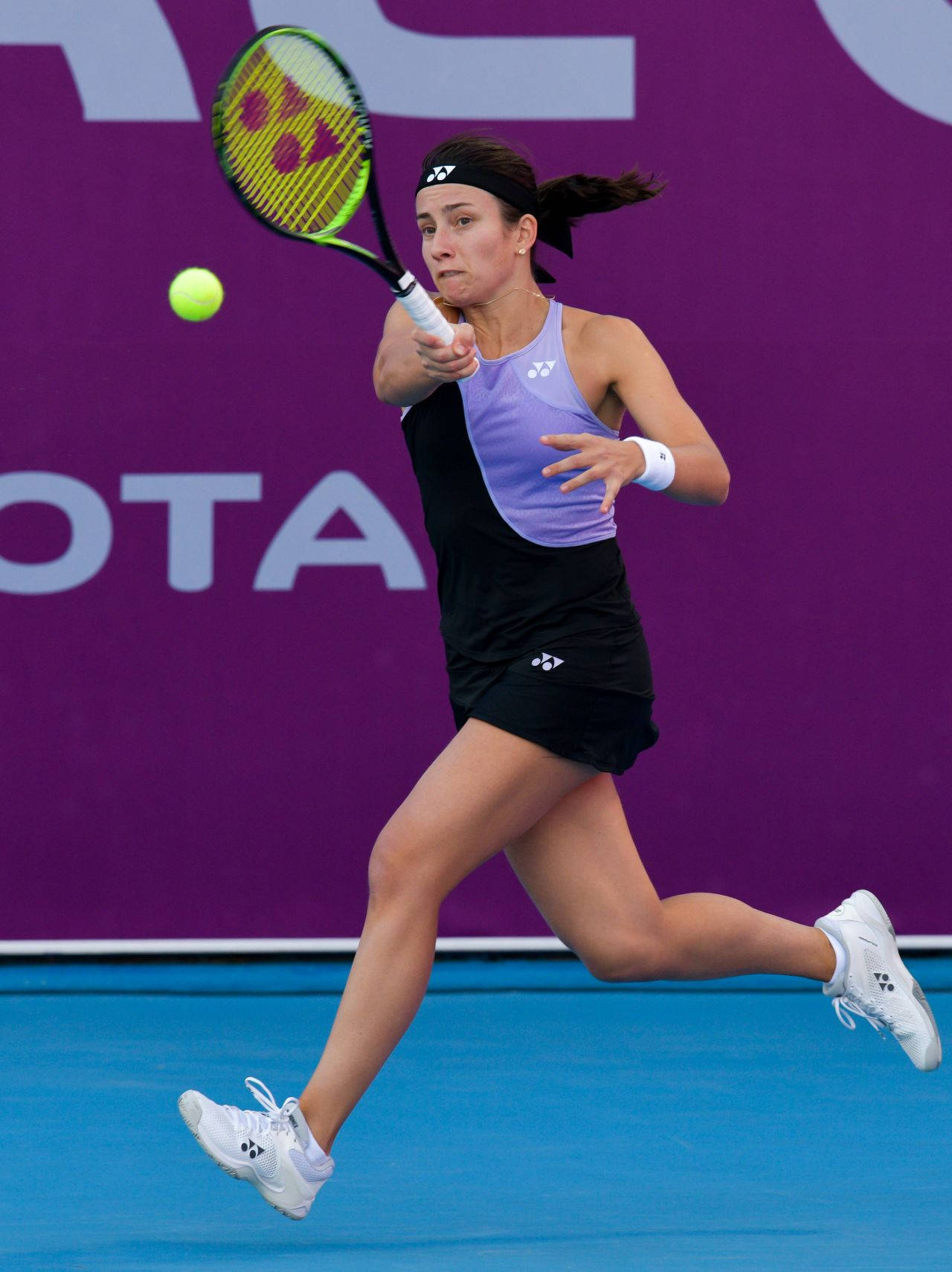 Anastasija Sevastova Running To Ball Wallpaper