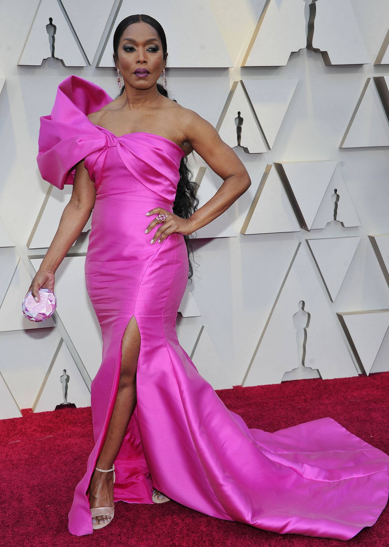 Angela Bassett Oscars Red Carpet Wallpaper