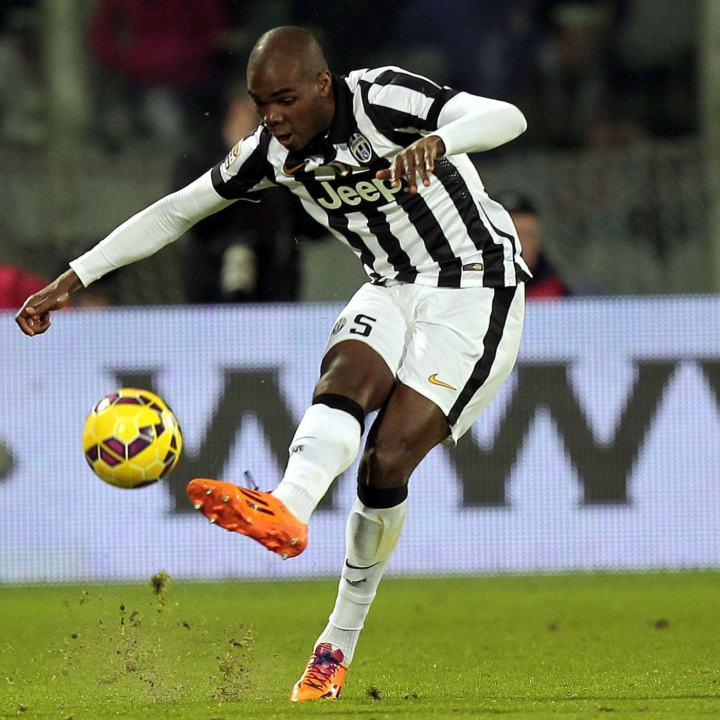 Angelo Ogbonna Juventus Action Shot Wallpaper