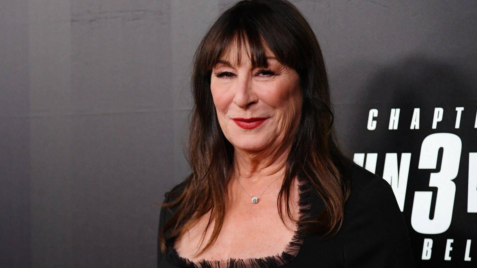 Anjelica Huston John Wick 3 Parabellum Wallpaper