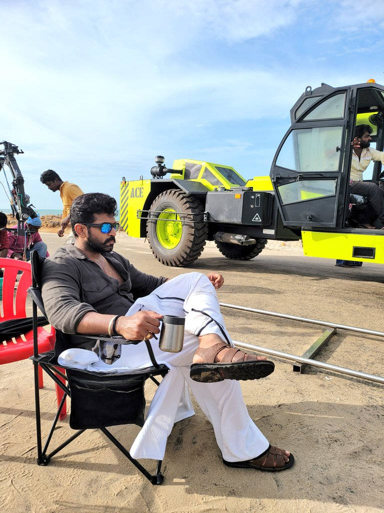 Arun Vijay On Set Wallpaper