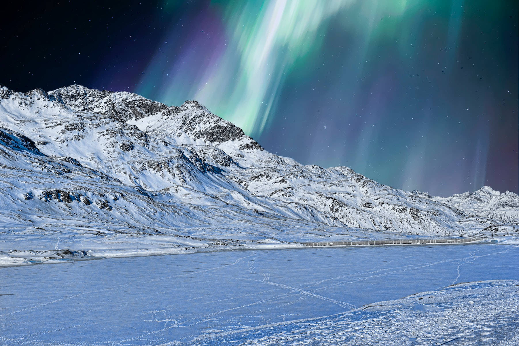 Aurora Borealis In Cool Winter Wallpaper