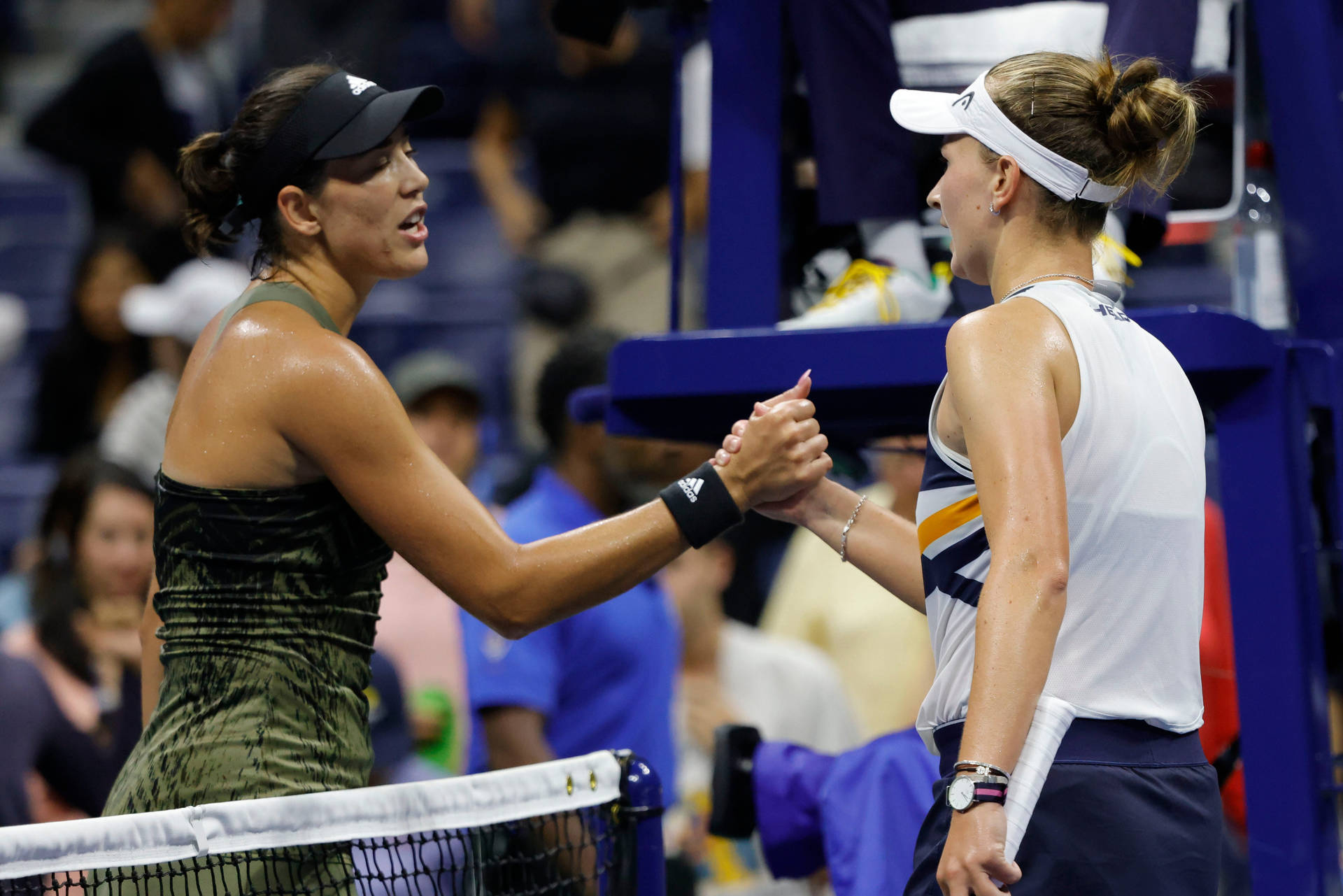 Barbora Krejcikova With Garbiñe Muguruza Wallpaper