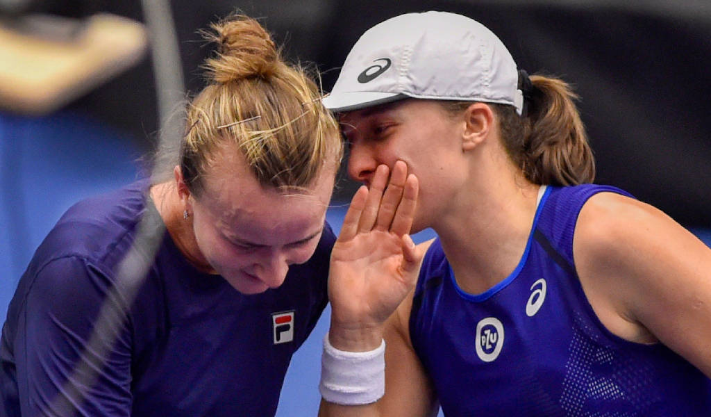 Barbora Krejcikova With Iga Swiatek Wallpaper