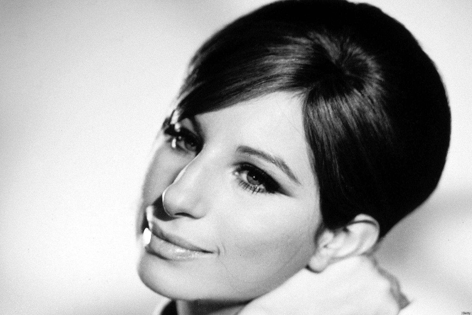 Barbra Streisand In Funny Girl Close Up Wallpaper