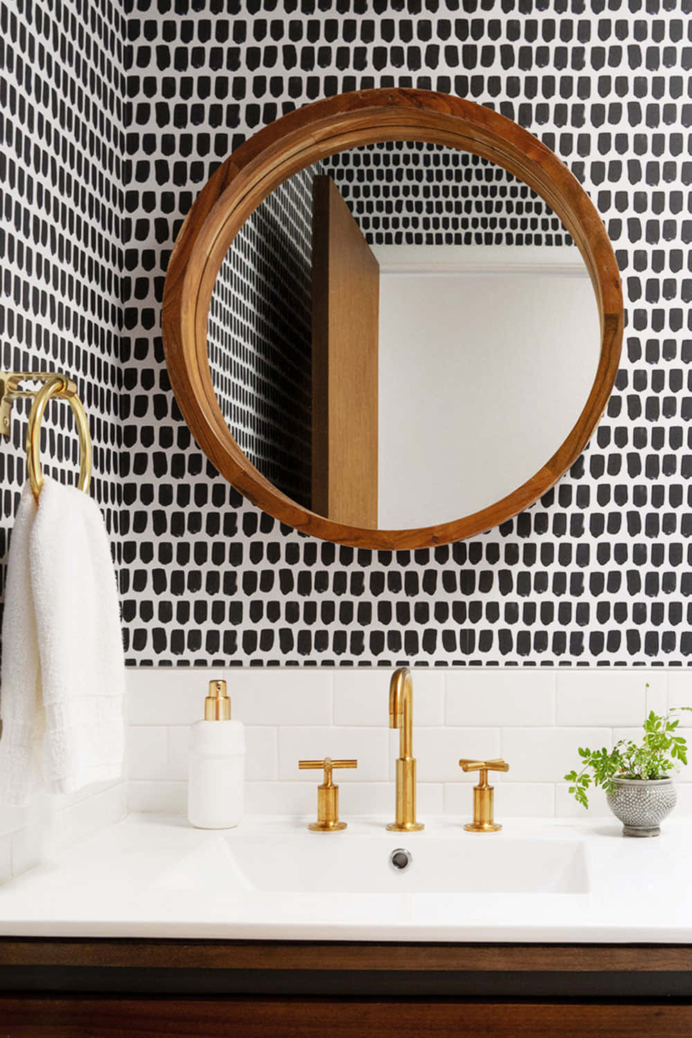 Bathroom Circular Wooden Mirror Wallpaper