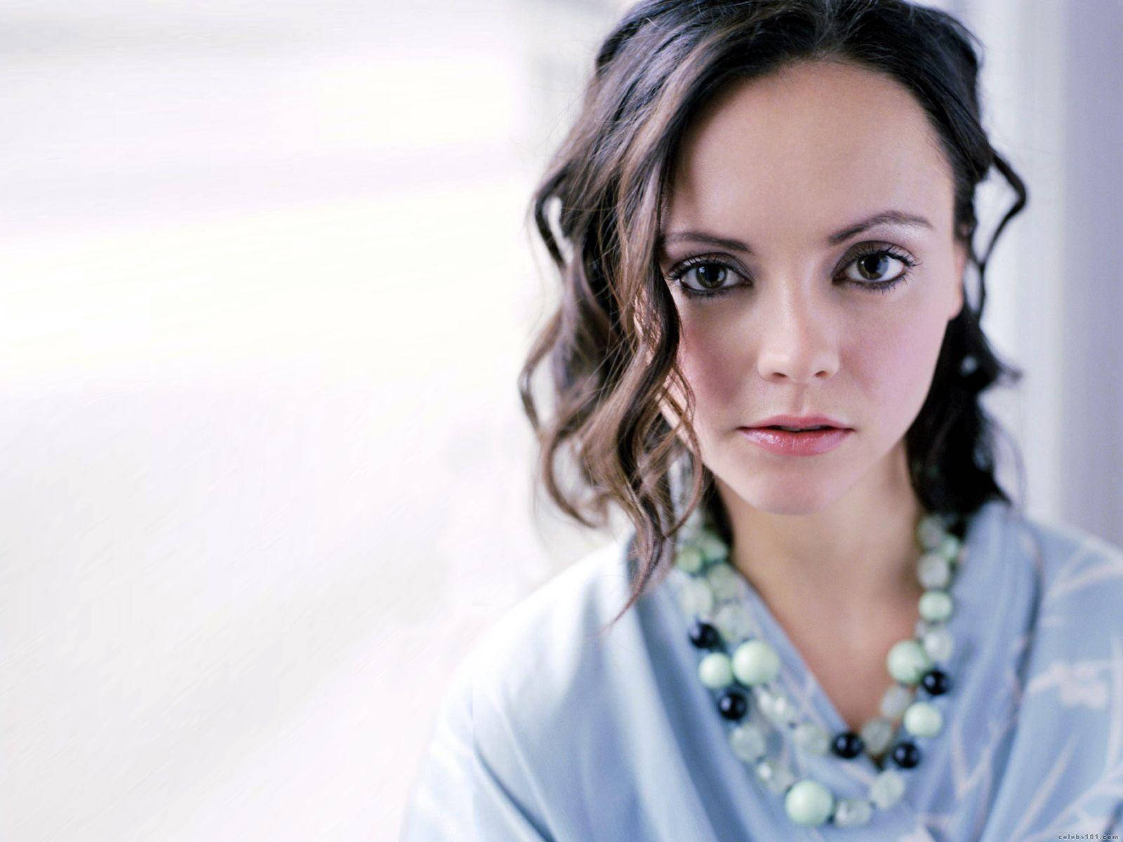 Beads Christina Ricci Wallpaper