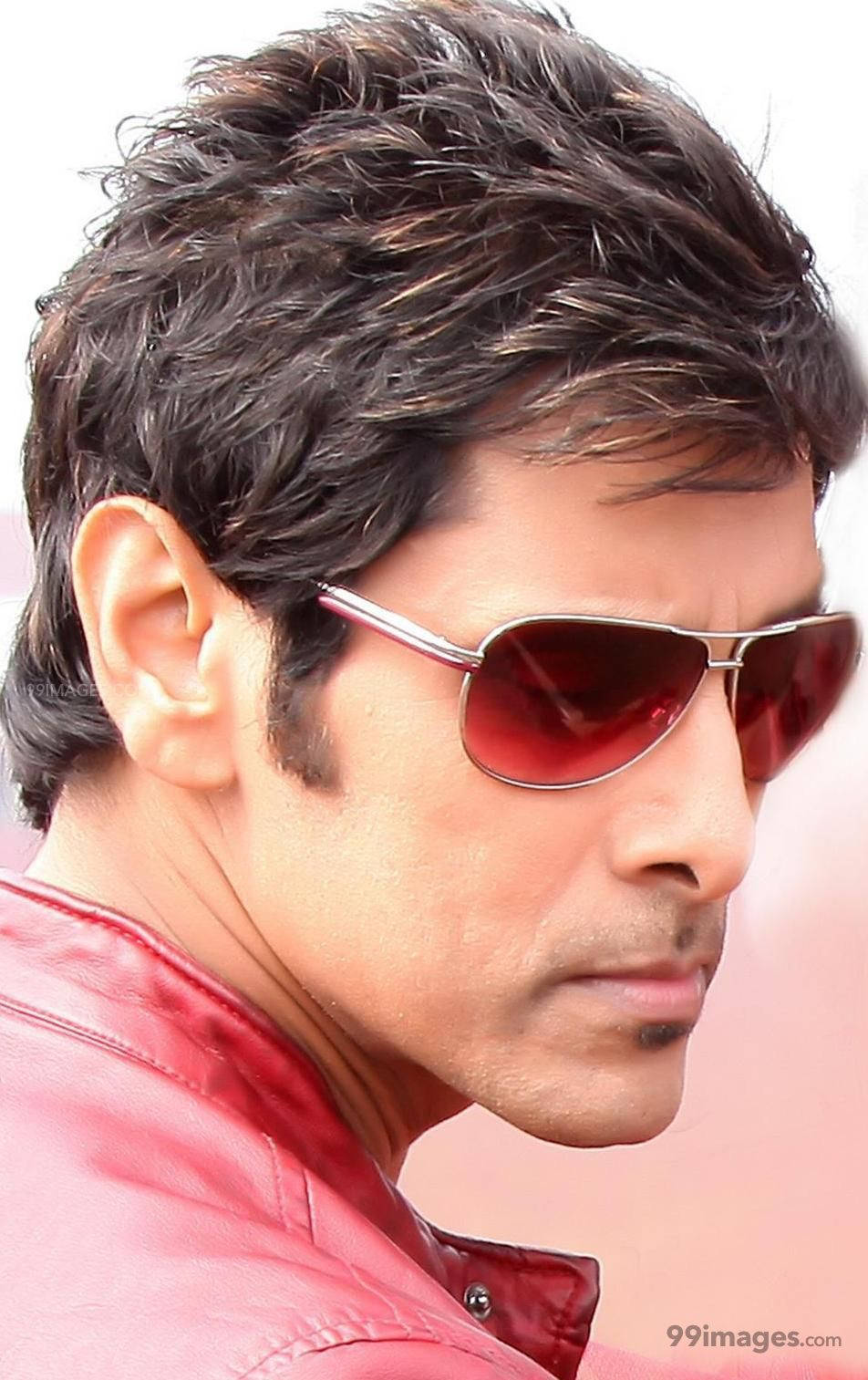 Beardless Vikram Close-up Shot Wallpaper