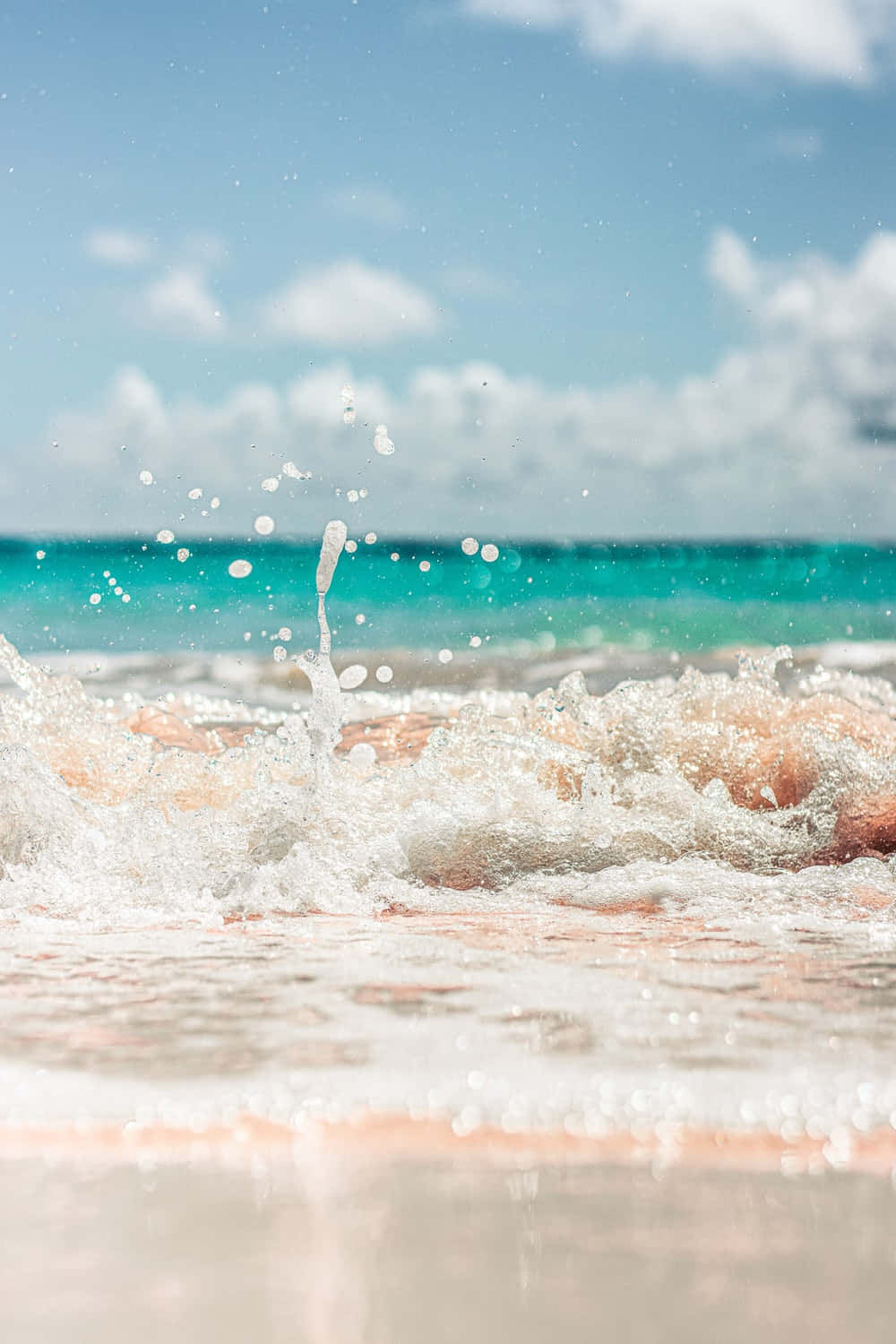 Beautiful Sea Water Flash On Shore Wallpaper