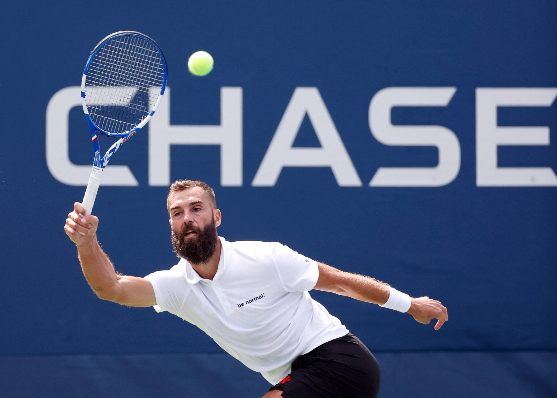 Benoit Paire Aiming To Hit Ball Wallpaper