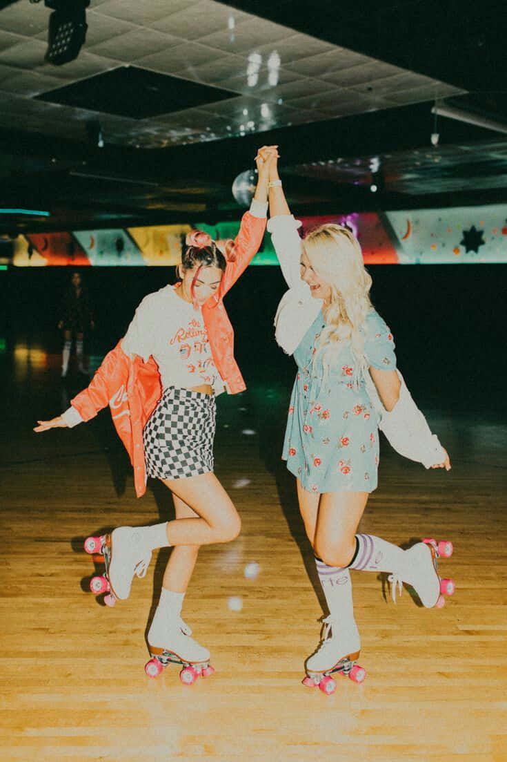 Best Friend Aesthetic Roller Skating Wallpaper