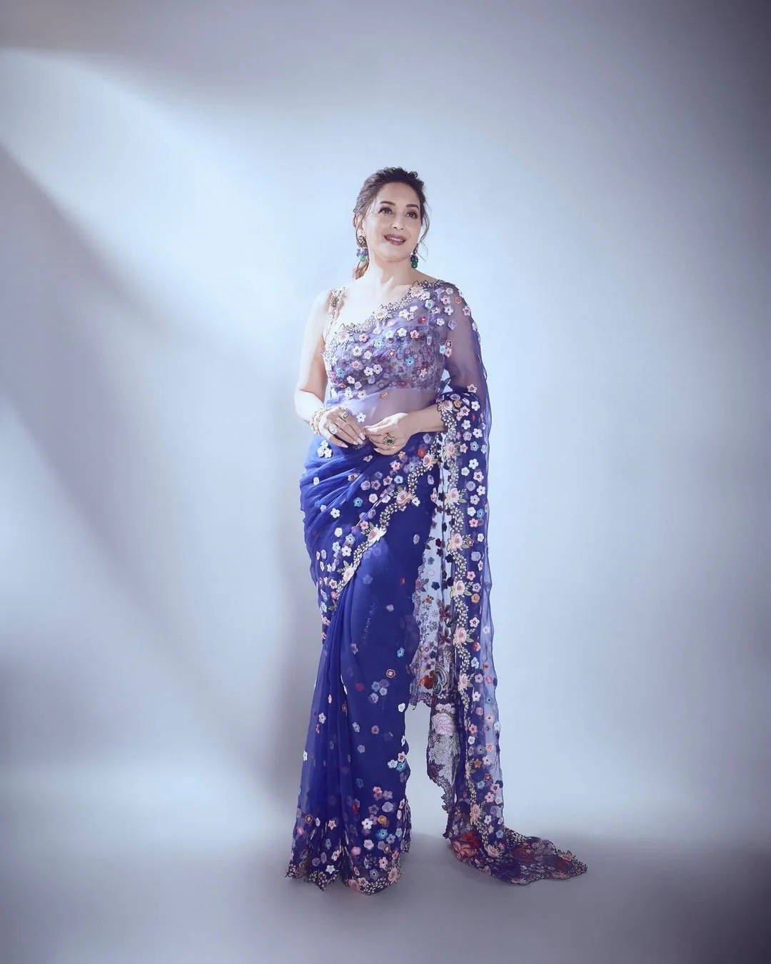 Bhojpuri Actress In Indigo Floral Saree Wallpaper