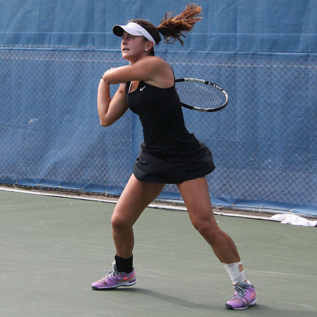 Bianca Andreescu Wearing Black Dress Wallpaper