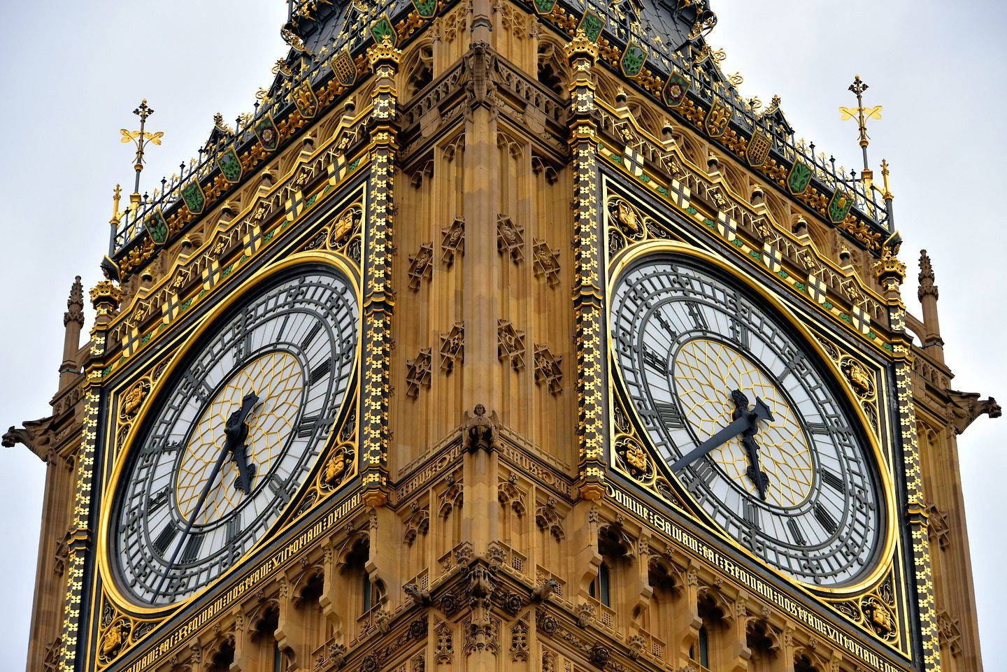 Big Ben Angled Shot Wallpaper