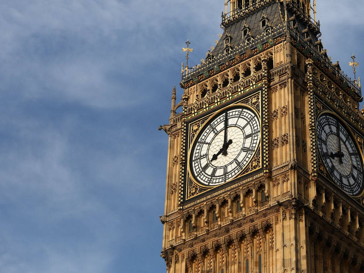 Big Ben Light And Shadow Wallpaper