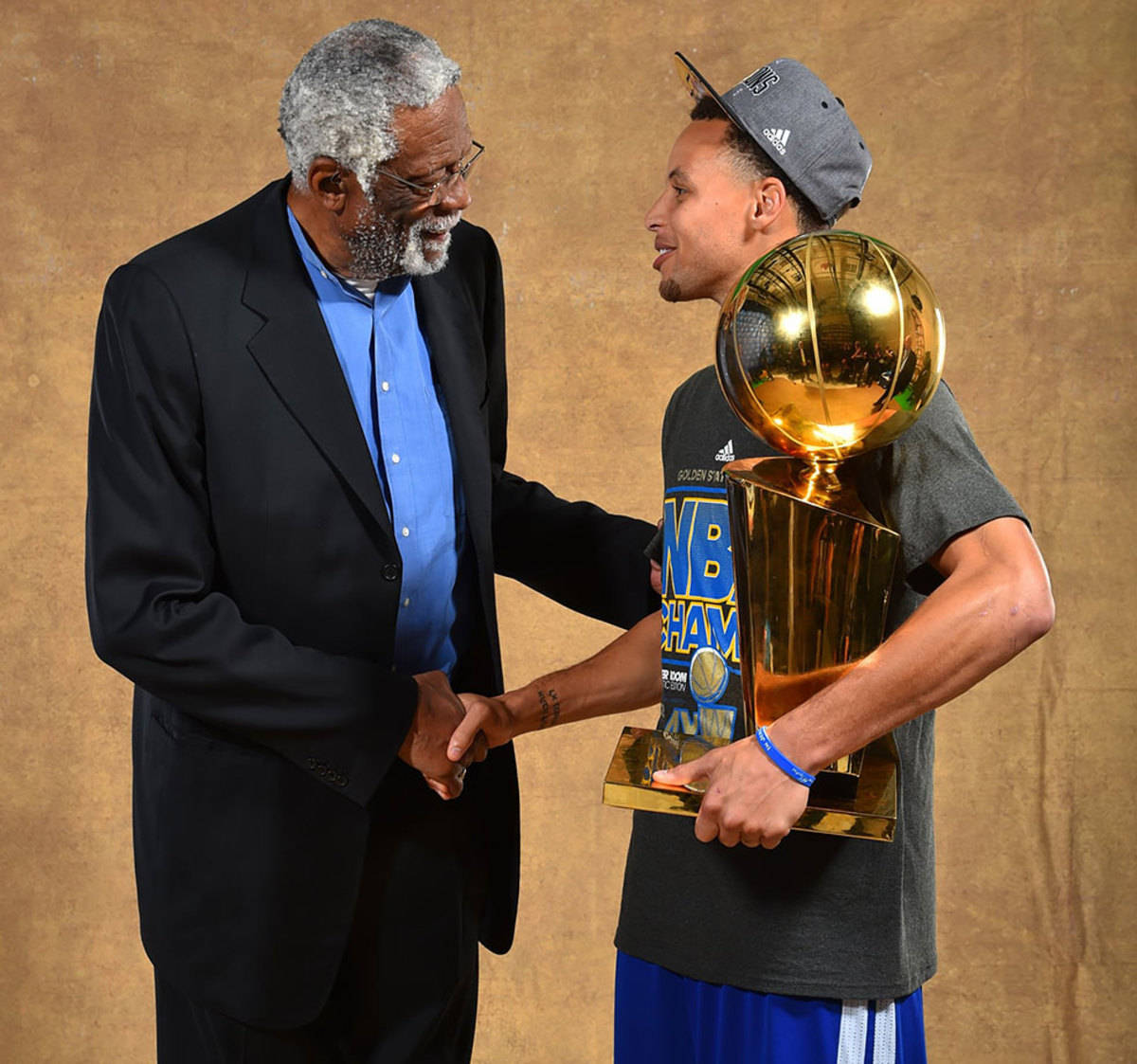 Bill Russell Stephen Curry Nba Championship Trophy Wallpaper