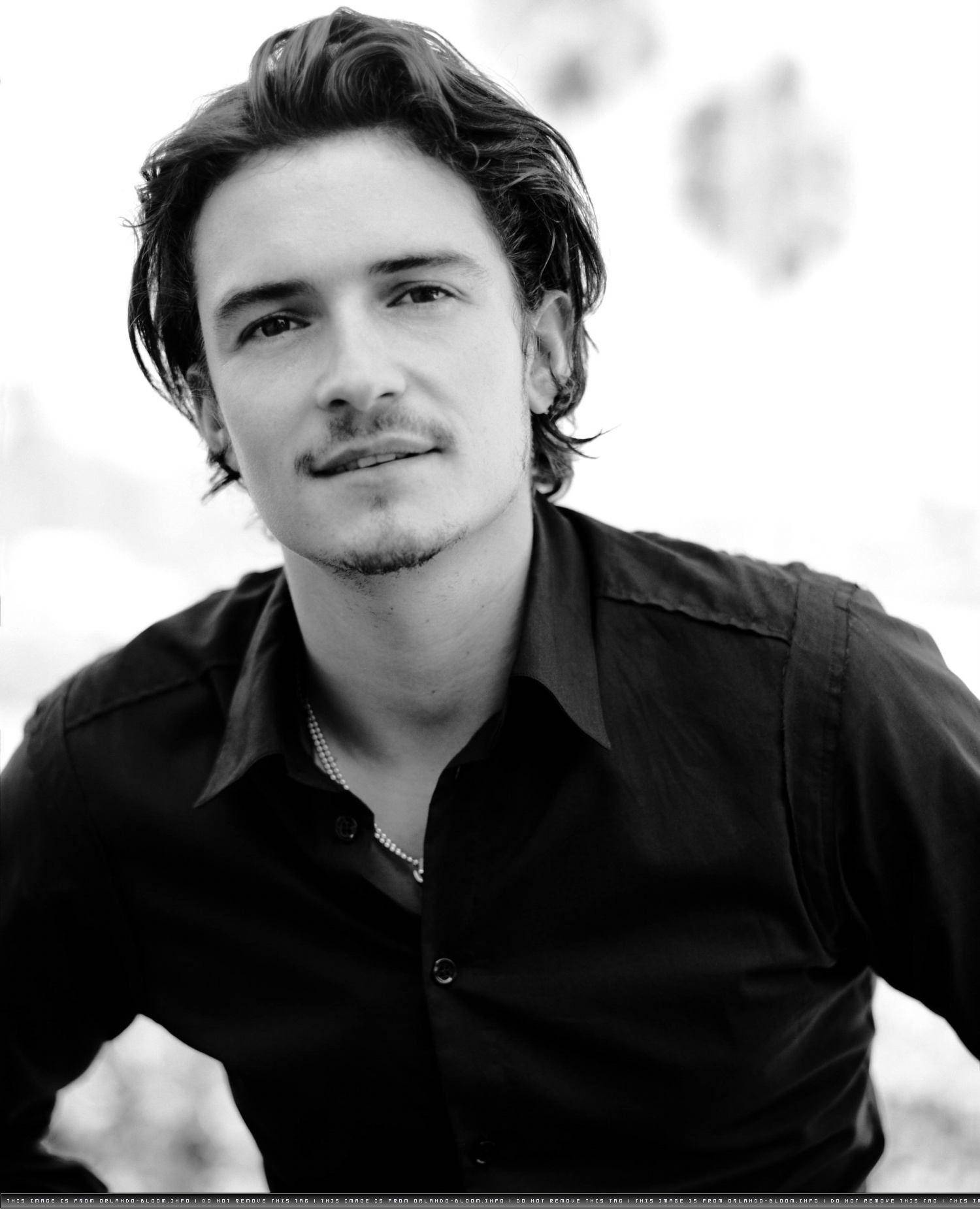 Black And White Portrait Orlando Bloom Wallpaper