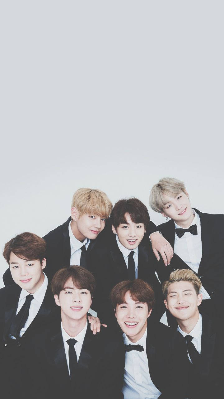 Black Suit Bts Cute Aesthetic Wallpaper