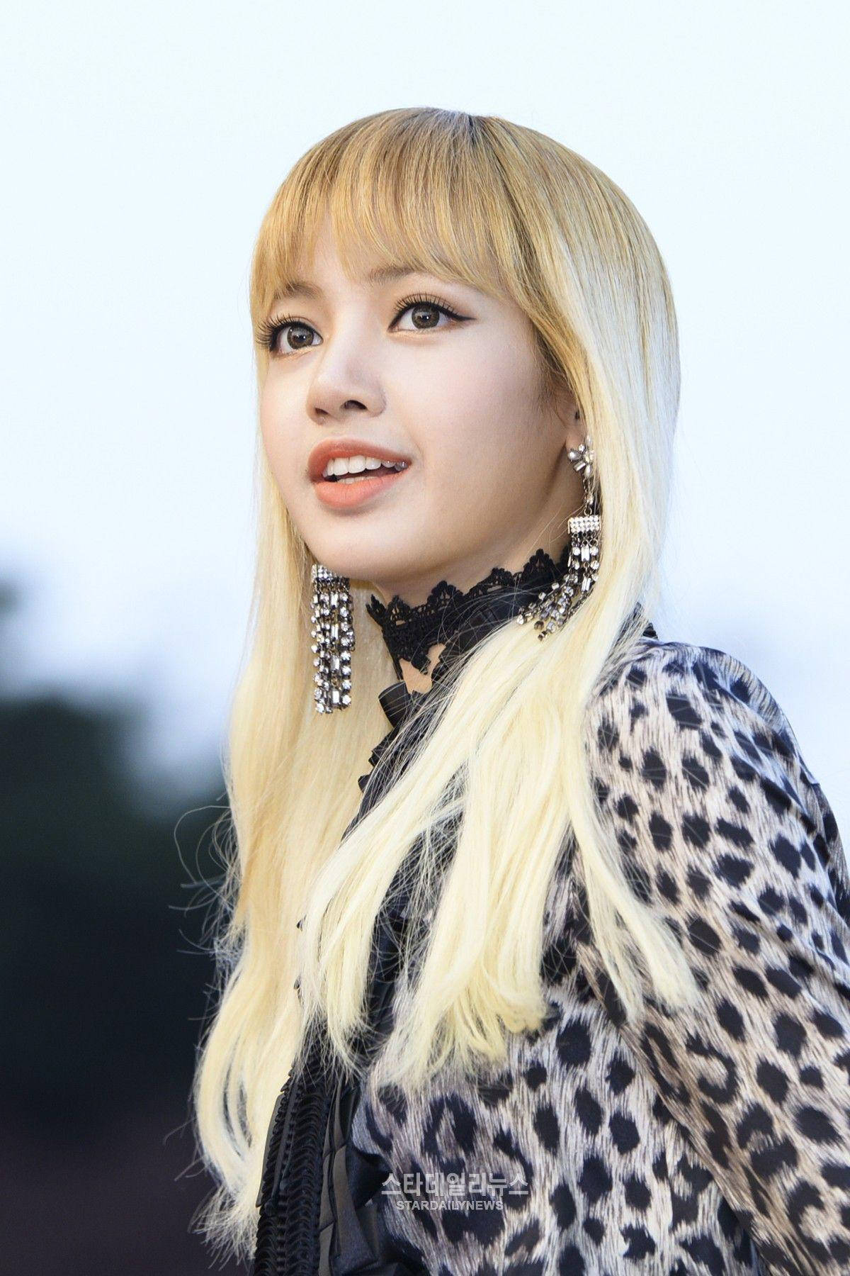 Blackpink Lisa In Animal Print Wallpaper