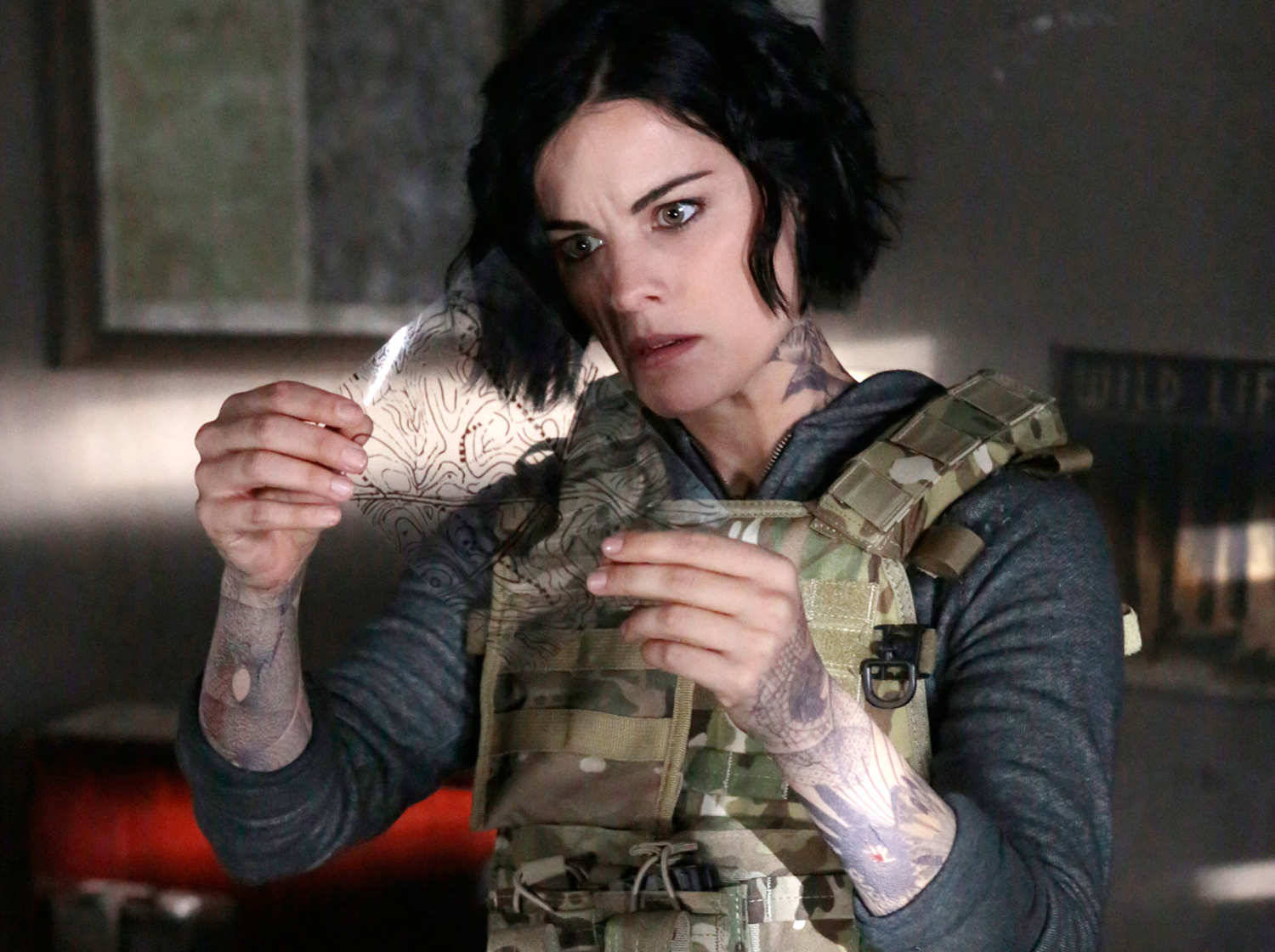 Blindspot Jane Doe Pondering On A Clue Wallpaper