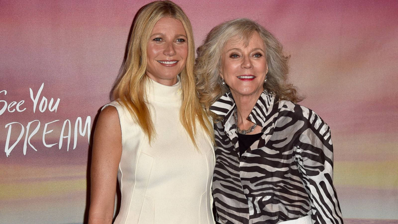 Blythe Danner Wearing Stripe Wallpaper