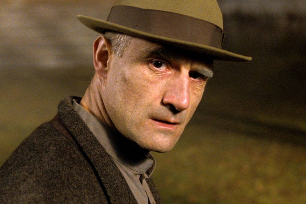 Bowler Elias Koteas Wallpaper