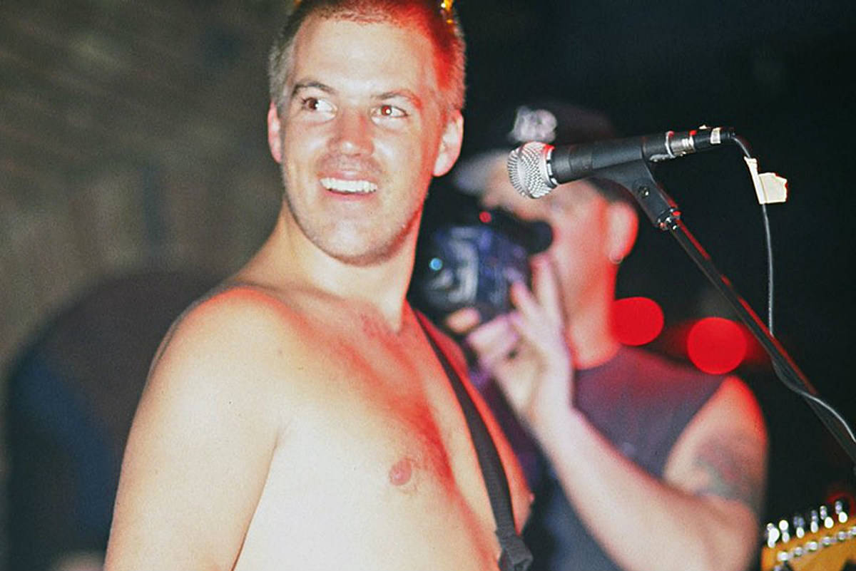 Bradley Nowell Of Sublime Band Wallpaper