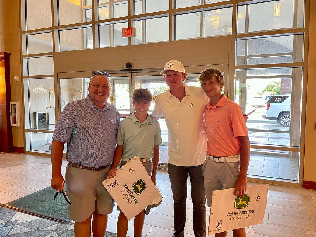 Brandt Snedeker Showcasing Finesse On The Golf Course Wallpaper