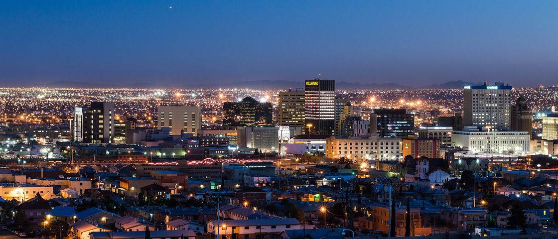 Breathtaking Cityscape Of El Paso Wallpaper